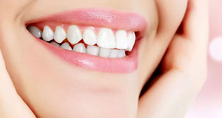 چرا دندان‌های سفید و زیبا حق شماست؟